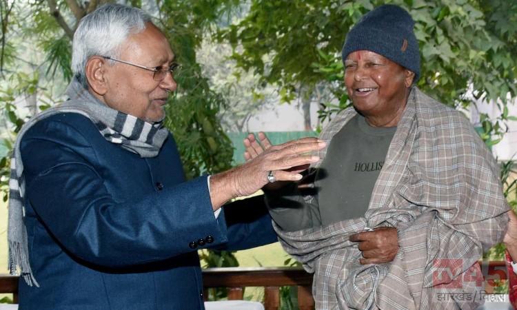 नीतीश कुमार का राजनीतिक कदम, एनडीए से दूरी या लालू यादव से नजदीकी?