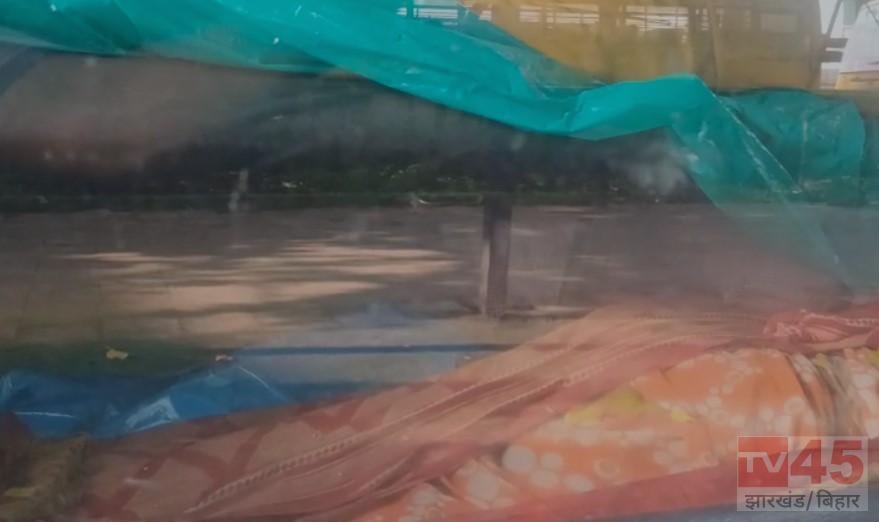 गुमला में वज्रपात से पति-पत्नी की दर्दनाक मौत, मछली पकड़कर चलाते थे अपनी आजीविका