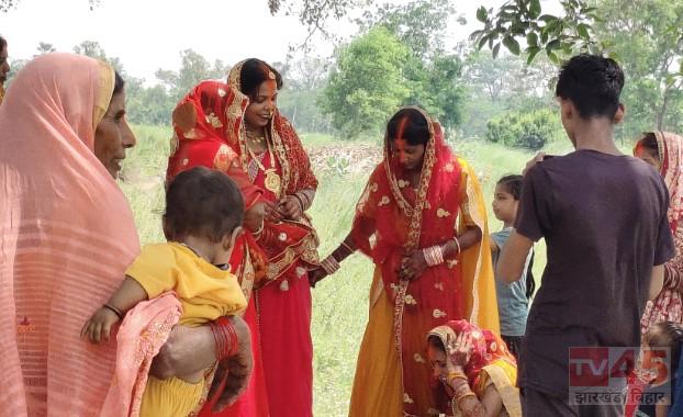 ग्रामीण क्षेत्रों में वट सावित्री की पूजा धूमधाम से मनाई गई