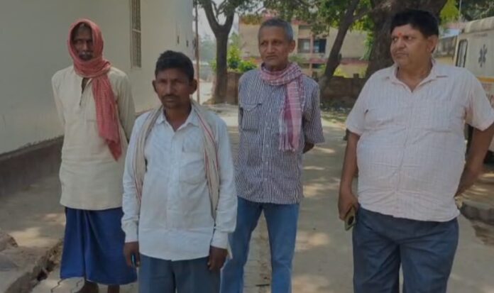 जमीन विवाद में बेटे ने पिता की तलवार से काटकर की हत्या