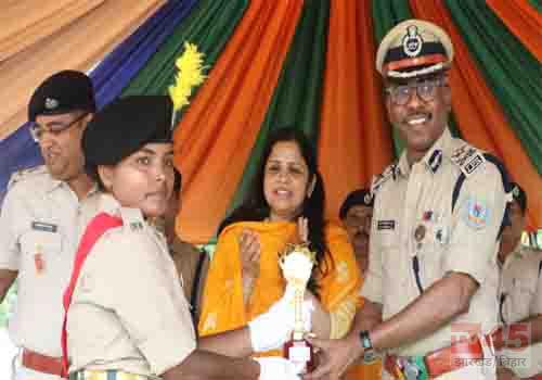 जैप-3 वाहिनी में पारण परेड में शामिल हुई उपायुक्त माधवी मिश्रा