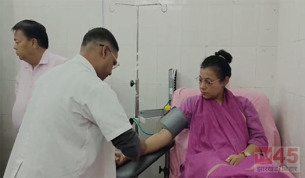 विश्व रक्तदाता दिवस पर DC ने रक्तदान कर जन जागरूकता का संदेश दिया