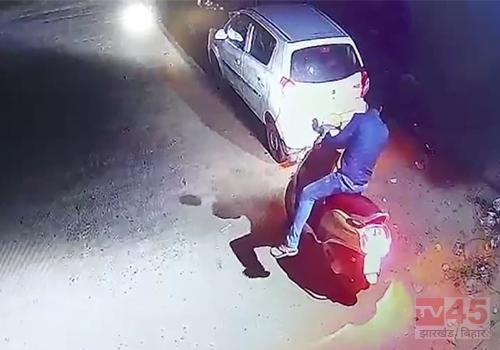 लापता बैंक मैनेजर का शव कुएं में मिला, स्कूटर भी बरामद