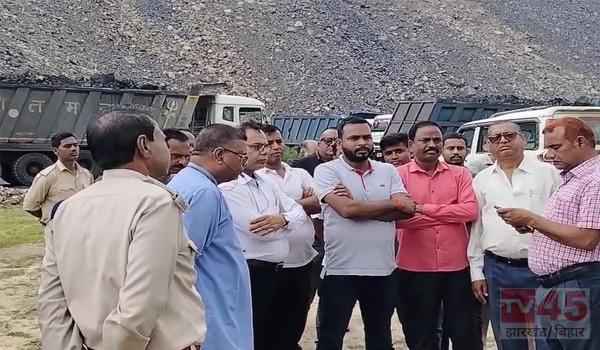 विस्थापित रैयतों ने कंपनी द्वारा एनआईटी के नियमों का पालन नहीं करने का किया विरोध