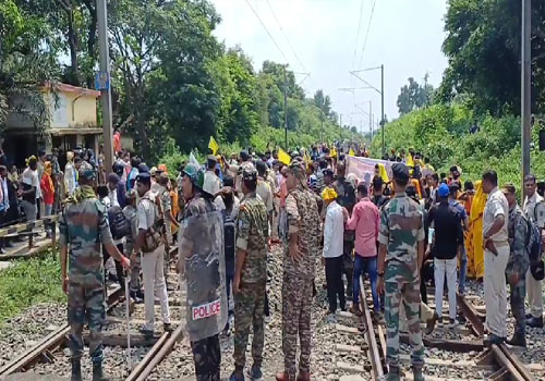 कुड़मी समाज का "रेल टेका, डहर छेका" आंदोलन, ट्रेनों और यातायात पर असर