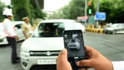 कार मालिक पर हेलमेट नहीं पहनने का चालान, RTO की लापरवाही उजागर