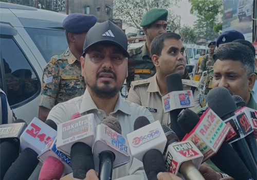 Dhanbad News: धनबाद जिला प्रशासन ने पूजा पंडालों का किया निरीक्षण