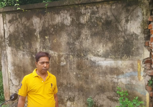 लातेहार में मौत के साये में जीने को मजबूर लोग, जानिए कैसे