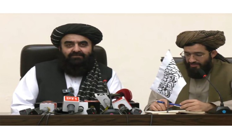 Delhi News: महिला पत्रकारों के बहिष्कार पर मुत्ताकी ने दी सफाई, आलोचना के बाद बुलाई दूसरी प्रेस कॉन्फ्रेंस