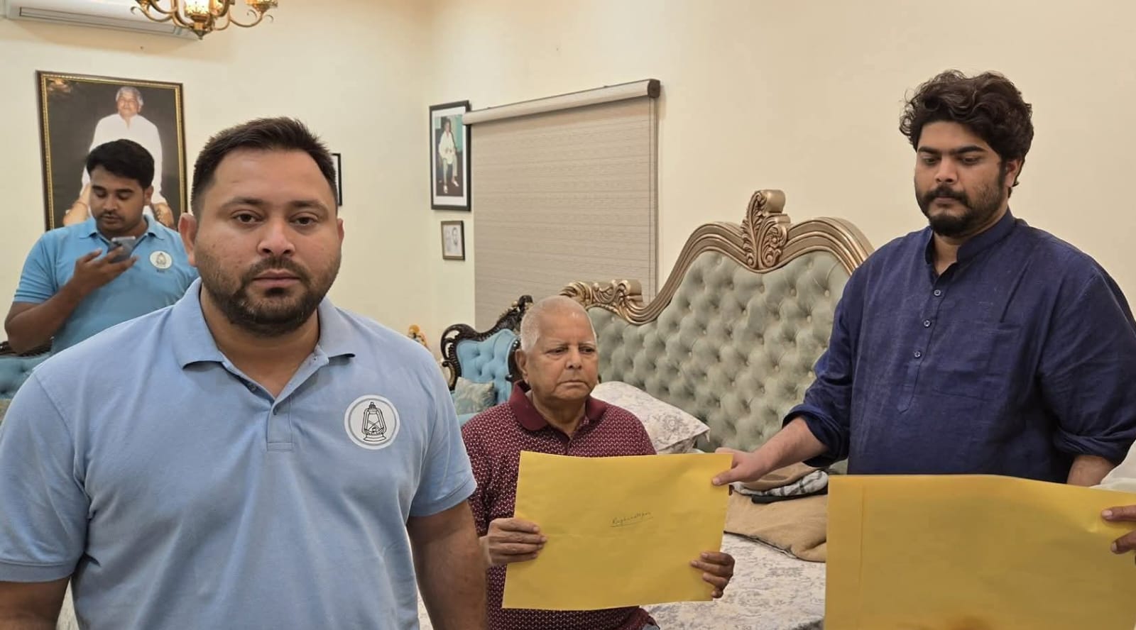 ओसामा ने RJD कैंडिडेट के तौर पर किया नॉमिनेशन फाइल, सिवान की राजनीति में पदार्पण