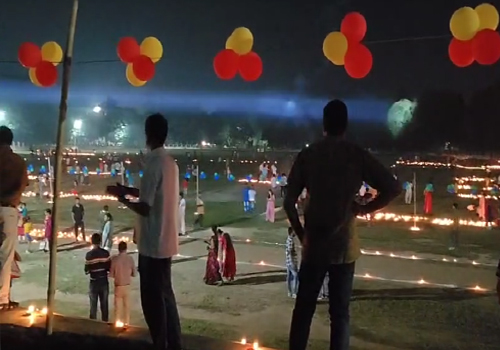 21 हजार दीयों से सजी युवाओं की परंपरा और भावना की झलक