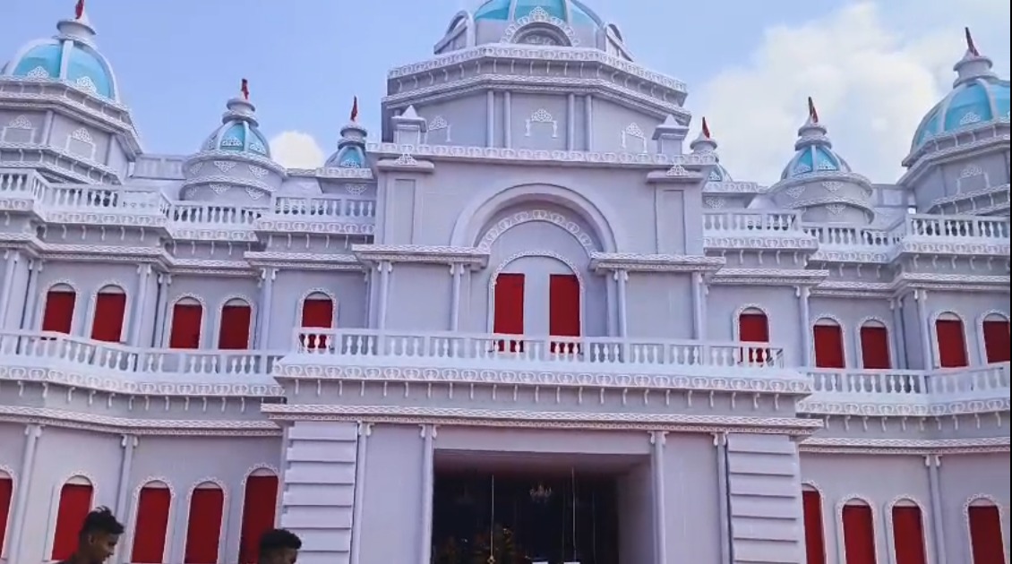 तकिया बाजार में बना पूजा पंडाल आकर्षण का केंद्र