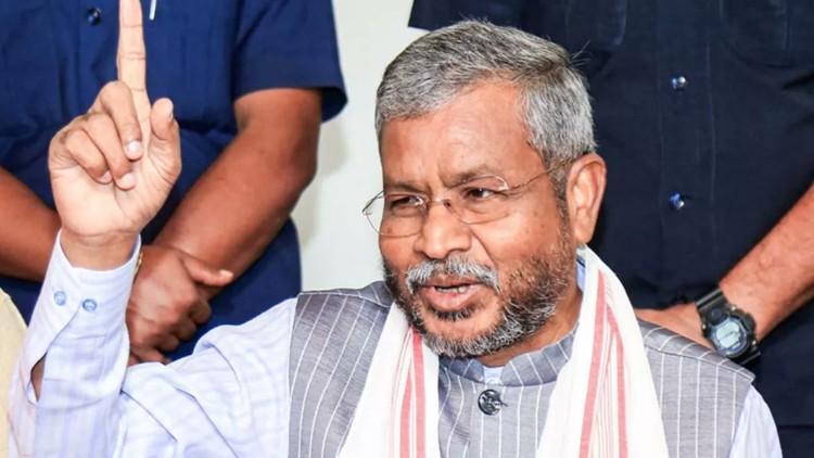 झारखंड: BJP का 'आरोप पत्र', पूछा- 'क्या सारे वादे हवा-हवाई?'; 7 गारंटियों पर हेमंत सरकार को घेरा