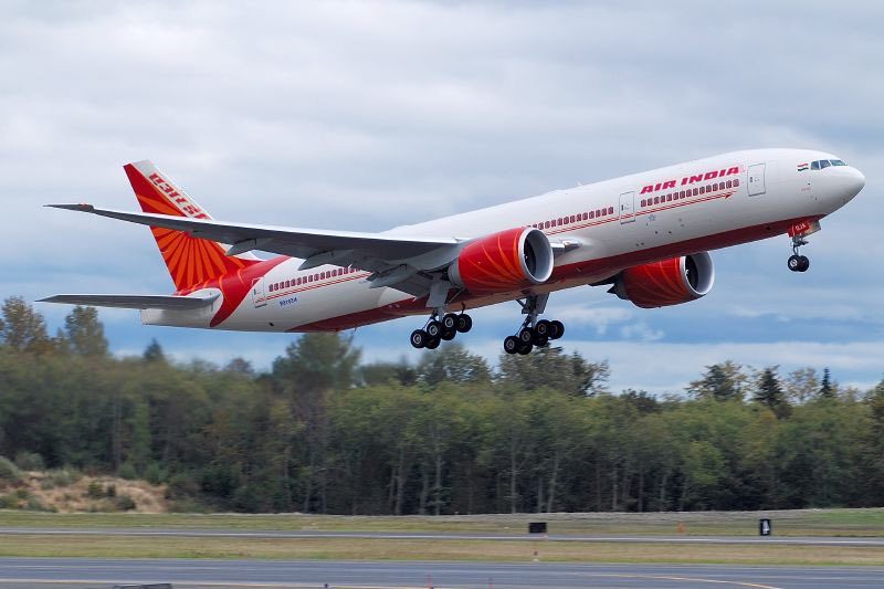 Air India का सर्वर डाउन, उड़ानें लेट, लगीं लंबी कतारें