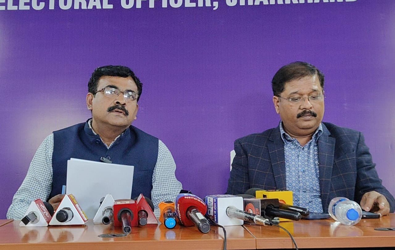 Ghatshila Bypoll: मतदान शांतिपूर्ण संपन्न, 73.88% वोटिंग दर्ज; पैसे बांटने की अफवाह निकली बेबुनियाद