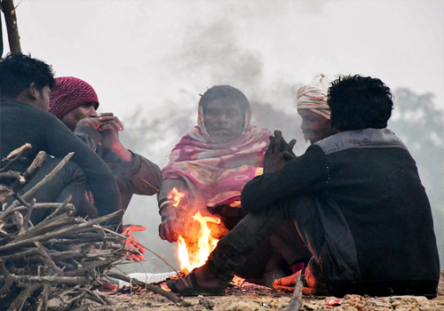 Jharkhand Weather Update: झारखंड में बढ़ रहा ठंड का कहर