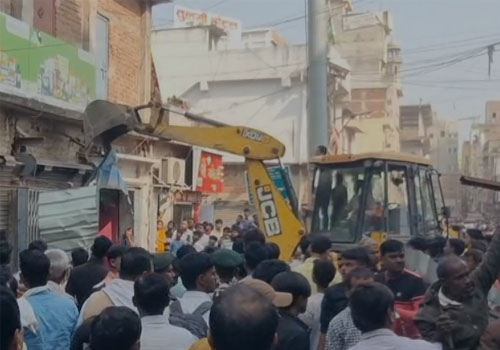 Bhojpur News: आरा में सिंडिकेट से शीश महल चौक तक हटाया गया अतिक्रमण