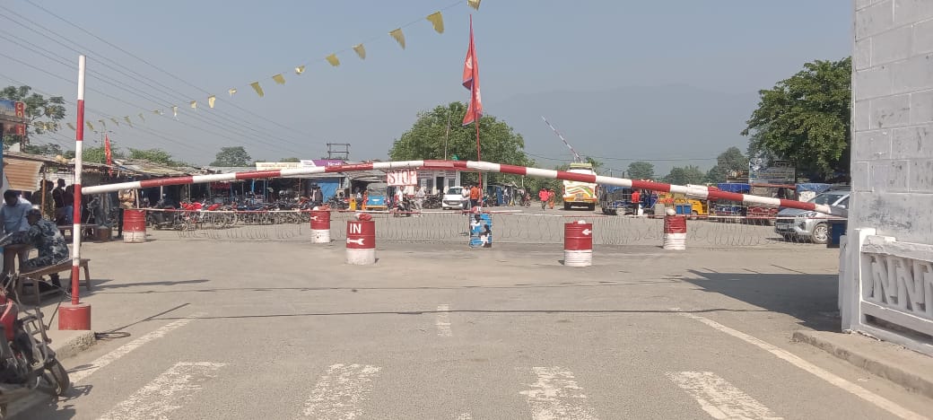 बिहार विधानसभा चुनाव के दूसरे और अंतिम चरण, जो मंगलवार, 11 नवंबर को होना है, से पहले प्रशासन ने भारत-नेपाल सीमा को पूरी तरह से सील कर दिया है। शांतिपूर्ण और निष्पक्ष मतदान सुनिश्चित करने के लिए सुरक्षा एजेंसियों ने सीमा पर कड़ी निगरानी और गश्त शुरू कर दी है।