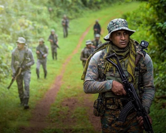 Chattisgarh: बीजापुर के जंगलों में बड़ी मुठभेड़, 12 नक्सली ढेर, 3 जवान शहीद