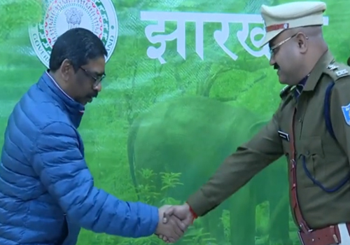 सीएम हेमंत सोरेन ने IPS पदोन्नत अधिकारियों को किया सम्मानित