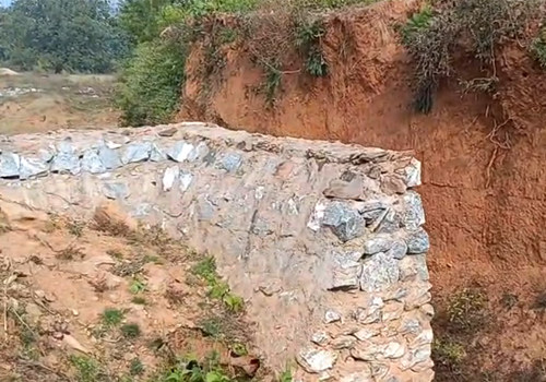 आनंदपुर ब्लॉक में 97 लाख रुपये की चेक डैम परियोजना ठप