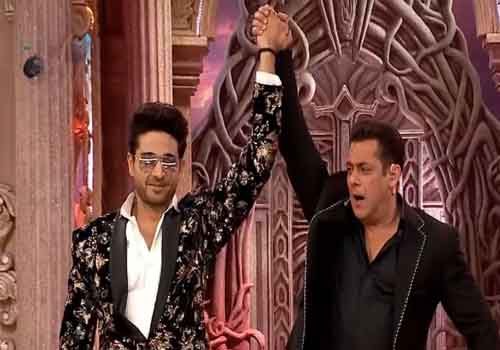 'अनुपमा' फेम गौरव खन्ना ने जीता 'बिग बॉस 19' का खिताब