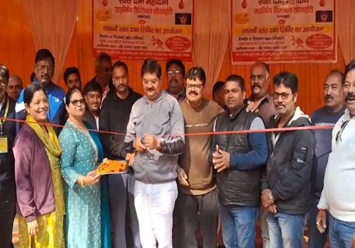 धनबाद में राइजिंग चैरिटेबल सोसाइटी का वार्षिक रक्तदान शिविर 2025