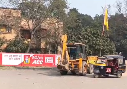 Jamshedpur: किताडीह इमामबाड़ा मैदान पर रेलवे की चहारदीवारी का विरोध