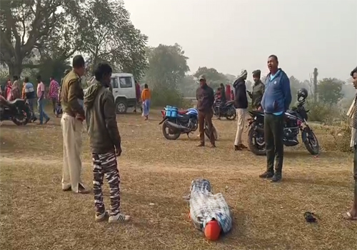 Deoghar News: आमबगान में पेड़ से लटका मिला 45 वर्षीय व्यक्ति का शव