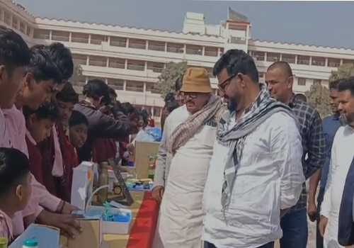 मदर इंटरनेशनल एकादमी में विज्ञान प्रदर्शनी का भव्य आयोजन