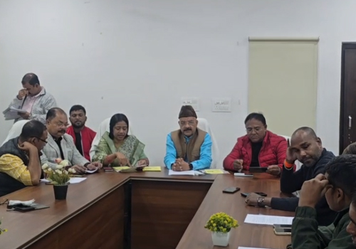 मनरेगा कानून को वापस लागू कराने की मांग