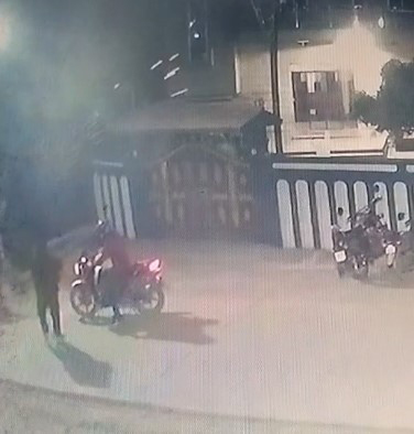 झारखंड के पतरातू में कोयला कारोबारी के घर पर AK-47 से अंधाधुंध फायरिंग