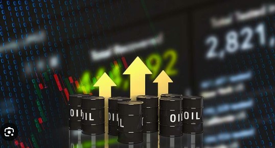 IEA के भरोसे के बावजूद कच्चे तेल की कीमतों में लगातार तेजी बरकरार