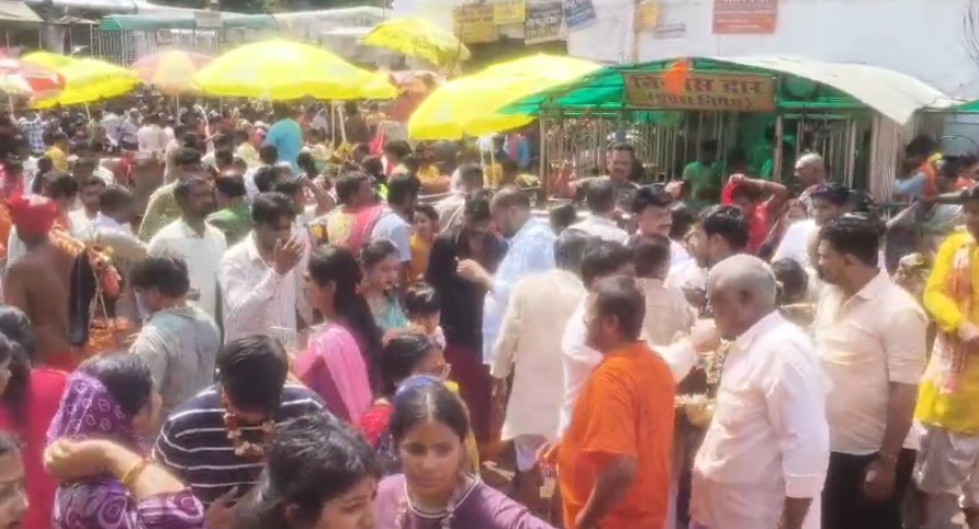 रामनवमी पर बाबा बैद्यनाथ धाम मंदिर में उमड़ा आस्था का सैलाब