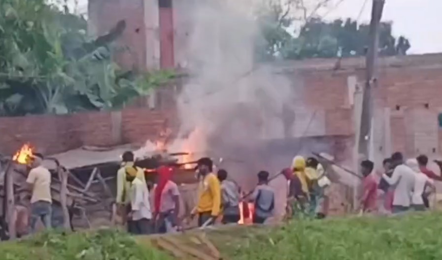 वैशाली के लोदीपुर में जमीन विवाद ने ली हिंसक रूप, पत्थरबाजी, तोड़फोड़ और आगजनी से मची अफरा-तफरी