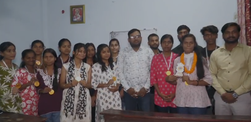झारखंड बोर्ड रिजल्ट में धनबाद की बेटियों का जलवा