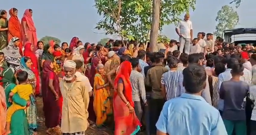 डोमचांच में युवक का शव पेड़ से लटका मिला