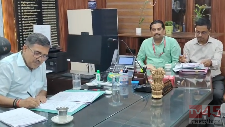 BOKARO के 249 पंचायतों में बनेंगे मतदाता सहायता केंद्र, डीसी ने कहा जिले में कोई फर्जी मतदाता नहीं