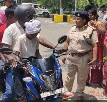 पत्थरकट्टा चौक पर ट्रैफिक awareness कार्यक्रम का आयोजन : सेक्टर-6 पुलिस स्टेशन ने किया नेतृत्व