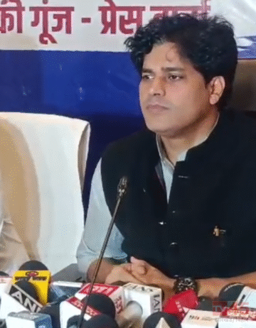 राज्यसभा सांसद इमरान प्रतापगढ़ी (Imran Pratapgarhi) ने केंद्र सरकार पर कड़ा निशाना साधा , पेपर लीक की घटना पर केंद्र सरकार बेअसर