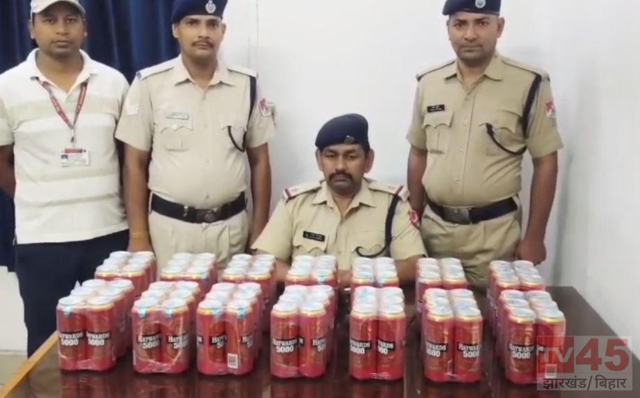 धनबाद रेलवे स्टेशन पर आरपीएफ की बड़ी कार्रवाई, जनरल कोच से 84 कैन बीयर बरामद