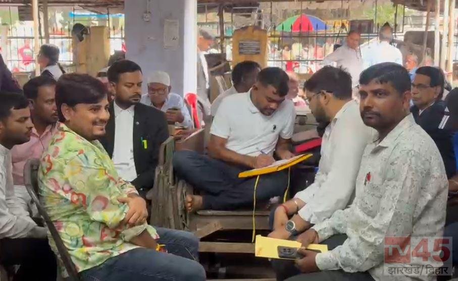 Dhanbad: सियालजोरी धरना मामले में कोर्ट पहुंचे जयराम महतो, JPSC आंदोलन और ED कार्रवाई पर रखी बेबाक राय