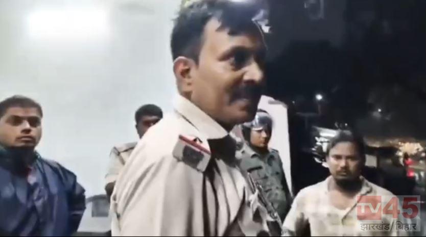जमशेदपुर में पुराने एमजीएम हॉस्पिटल के सामने चापड़ दिखाकर दुकानदार से मांगी रंगदारी