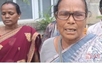 "नगड़ी जमीन बचाओ"("Save Nagri Land") लोगों ने लगाए नारे,आदिवासियों की जमीन पर बन रहा रिम्स -2