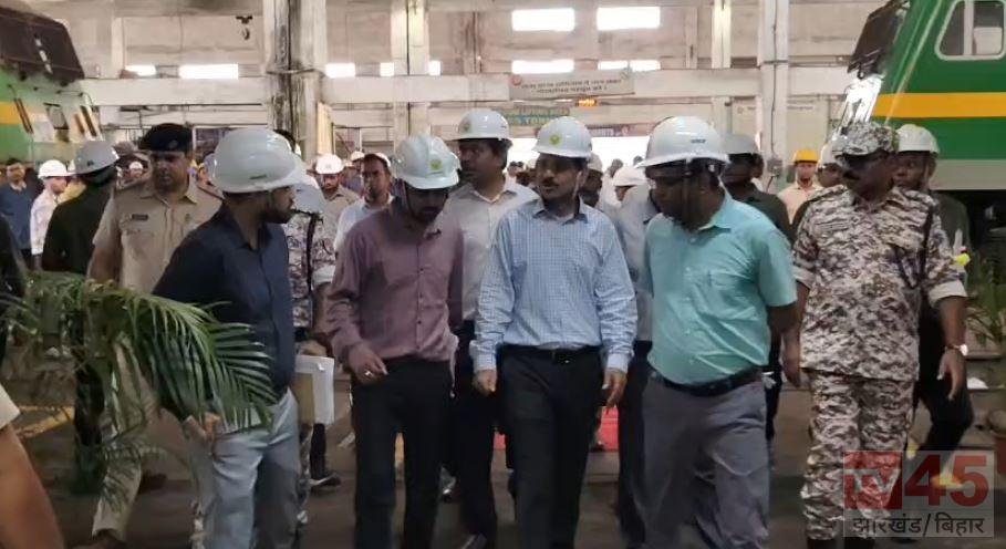 बोकारो रेलवे स्टेशन के विकास कार्यों का जीएम ने लिया जायजा, डबल लाइन पूरी होने पर बढ़ेंगी दक्षिण भारत की ट्रेनें