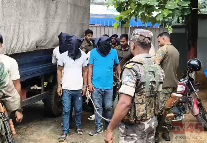 जसीडीह में 40.50 लाख की लूट का खुलासा, फर्जी GST अधिकारी बनकर वारदात करने वाले अंतर्राज्यीय गिरोह के पांच आरोपी गिरफ्तार