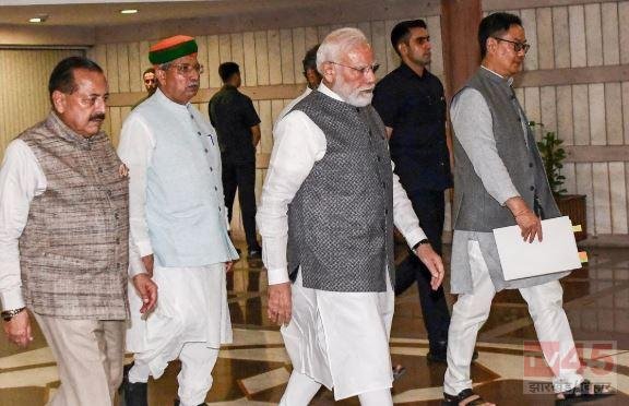 FCRA Amendment Bill 2026: लोकसभा में हंगामे के बीच JPC को भेजा गया विधेयक