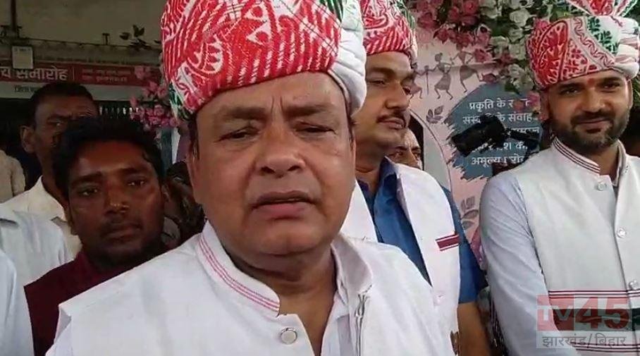 जामताड़ा में विश्व आदिवासी दिवस समारोह धूमधाम और उत्साह के साथ मनाया गया, स्वास्थ्य मंत्री ने सरना धर्म कोड लागू करने की मांग दोहराई
