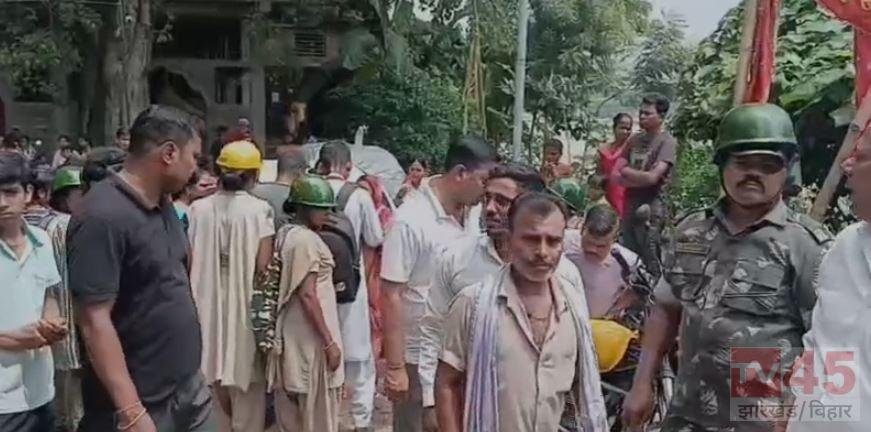 जमशेदपुर: मानगो में अतिक्रमण पर प्रशासन की कार्रवाई, विरोध के बीच चाणक्यपुरी में टूटे तीन घर