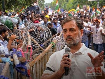 रांची में छात्रों के विधानसभा मार्च पर पुलिस का बल प्रयोग, राहुल गांधी ने जताया विरोध, बीजेपी का 11 अगस्त को बंद का ऐलान